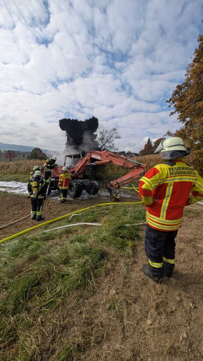 Bagger in Vollbrand