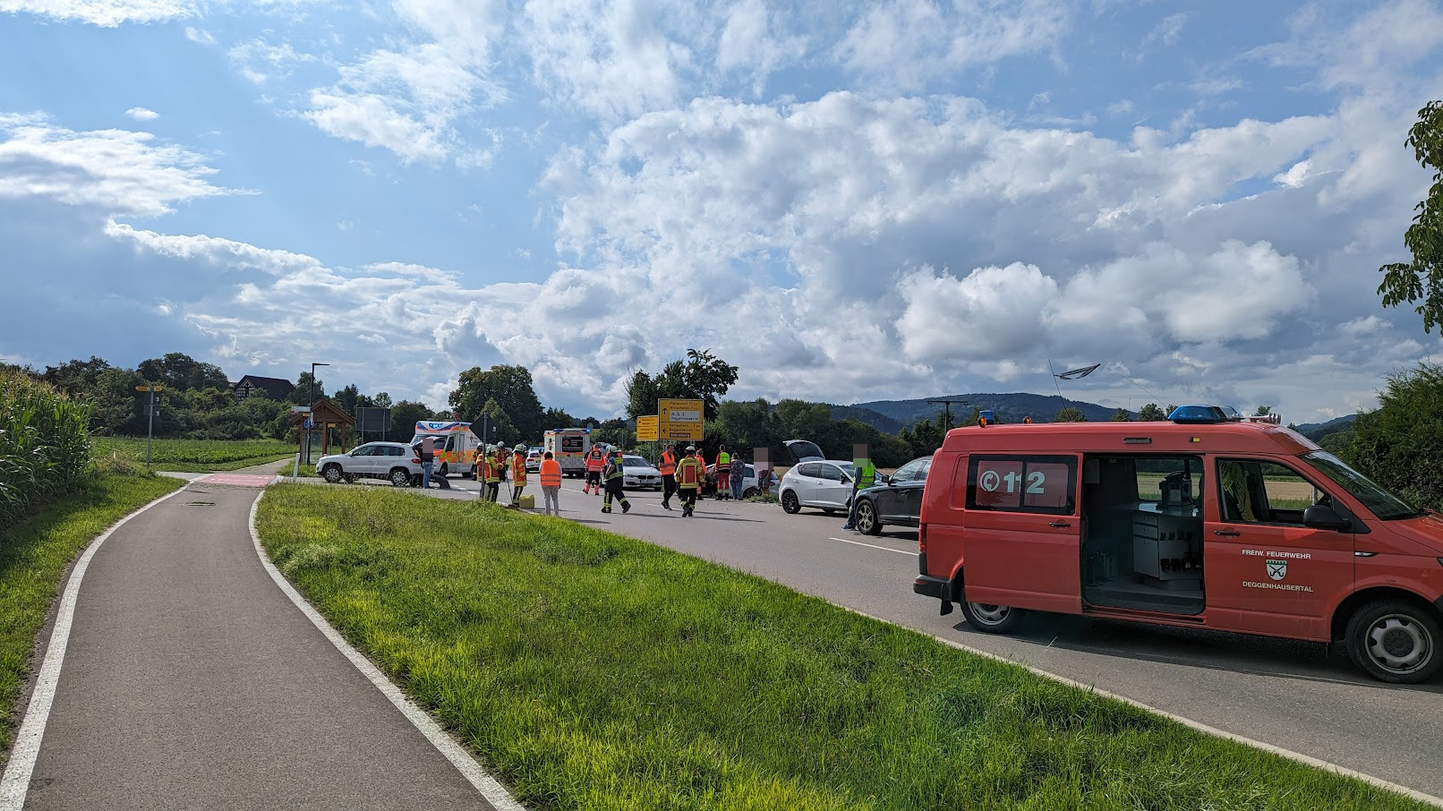 H1 VU - Drei PKWs kollidiert