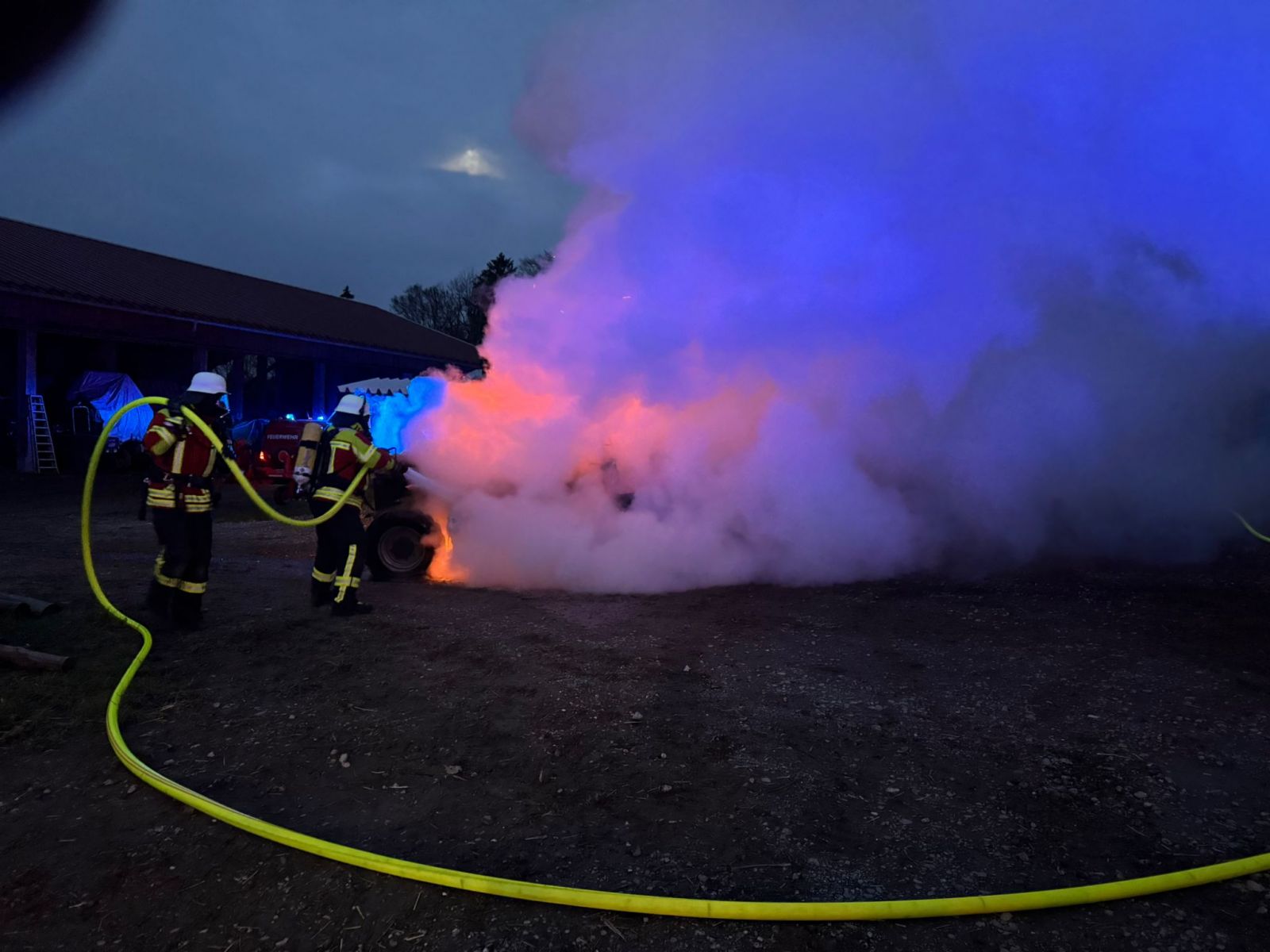 F GROßKFZ - Radlader brennt