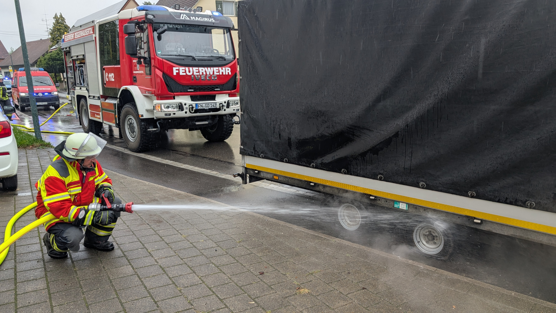 B1 - Rauchentwicklung an Pkw-Anhänger